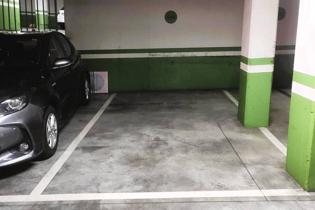 Garaje en Venta en Calle Nogales en Acacias