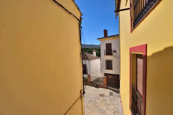 Vista exterior de Casa adosada en venda en Faraján amb Terrassa, Traster i Balcó