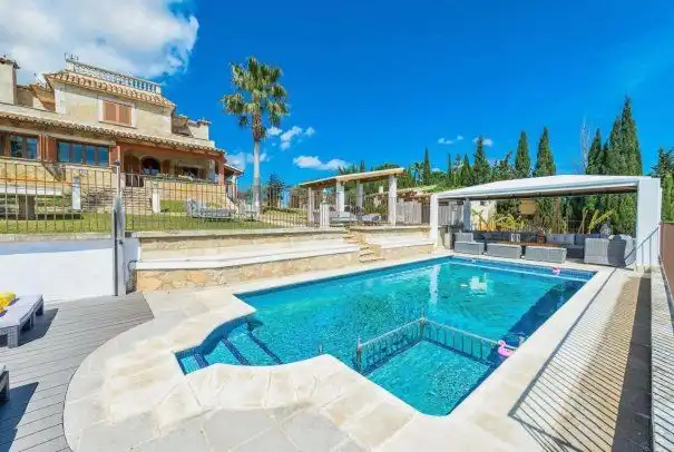 Schwimmbecken von Haus oder Chalet zum Verkauf in Alcúdia mit Klimaanlage, Heizung und Privatgarten