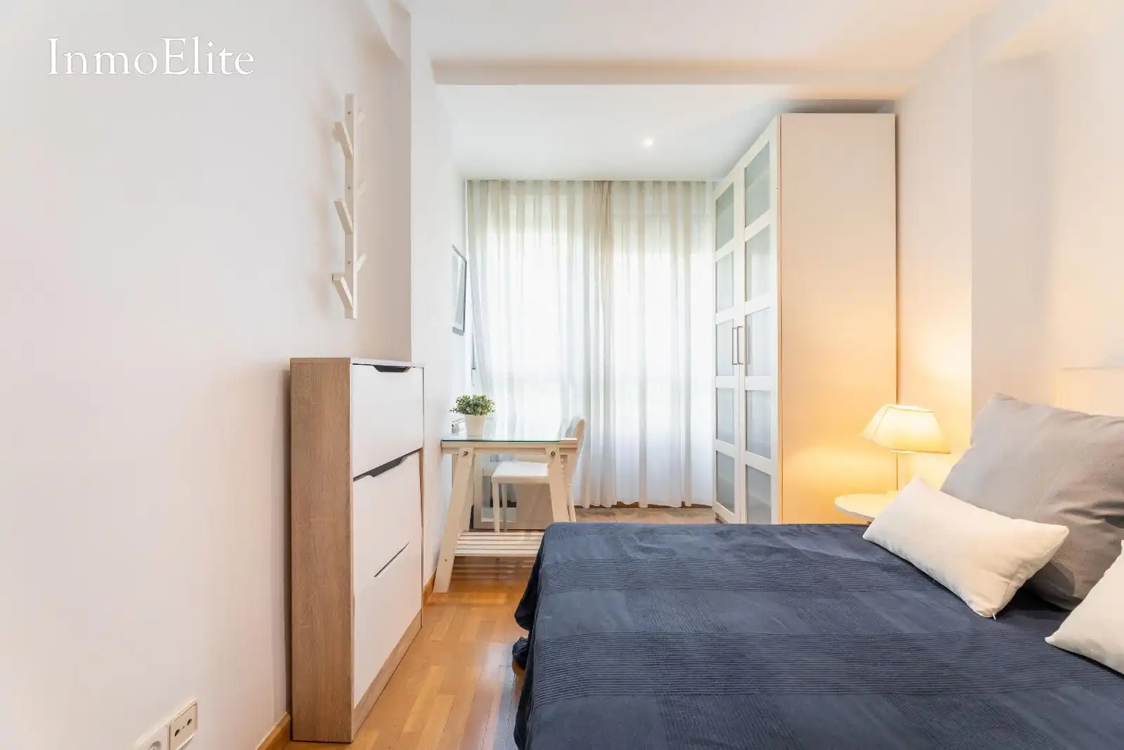 Bedroom of Flat for sale in Madrid  with Heating, Parquet flooring and Storage room
