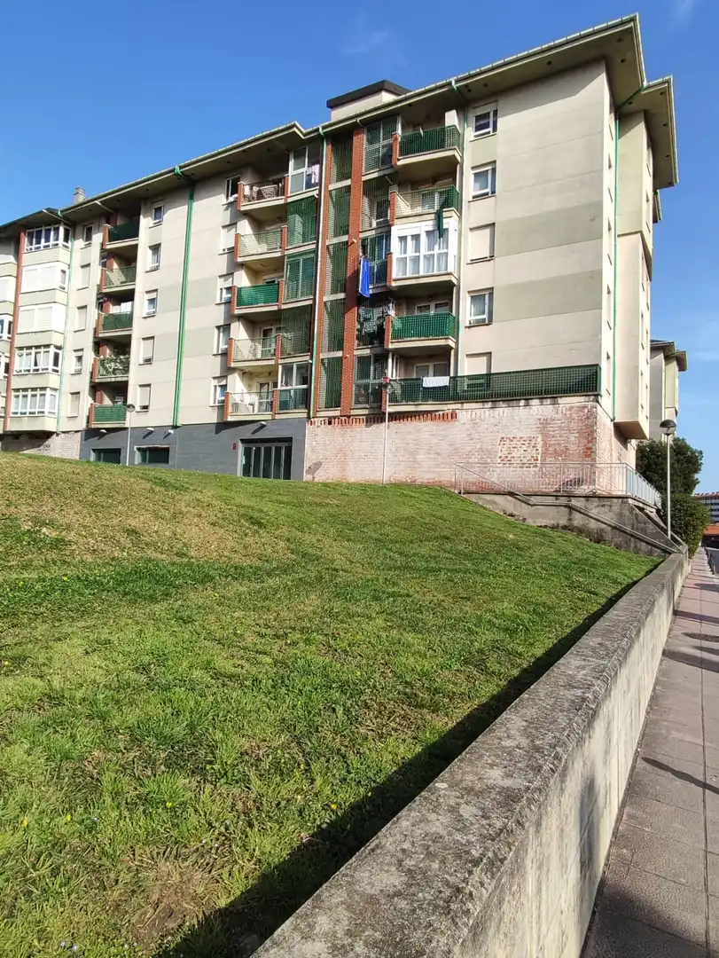 Aparcament de Local en venda en Santander