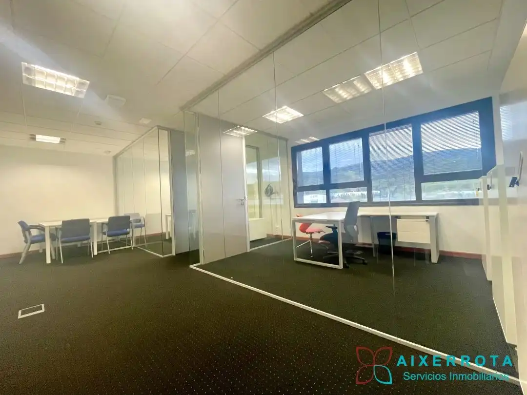 Office for rent in Derio  with Air Conditioner, Heating and Furnished