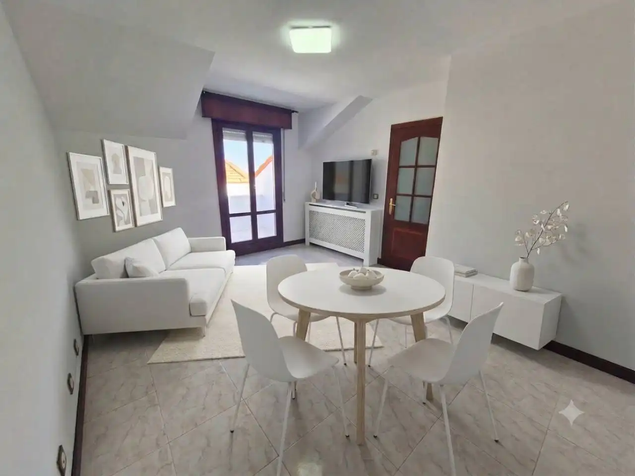 Sala de estar de Apartamento en venta en Noja con Calefacción, Terraza y Balcón