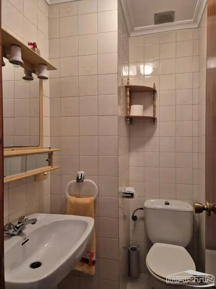 Bathroom of Flat for rent in Lucena  with Air Conditioner, Terrace and Storage room