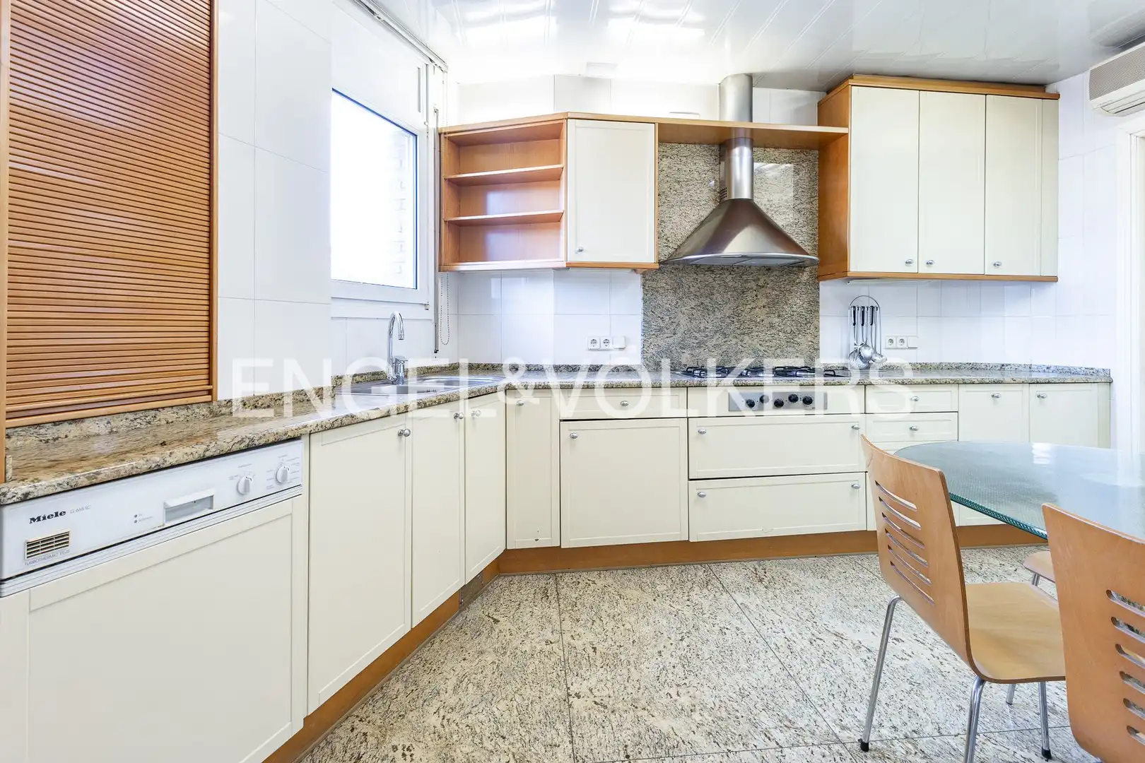 Cocina de Piso en venta en Barcelona con Aire acondicionado, Calefacción y Terraza