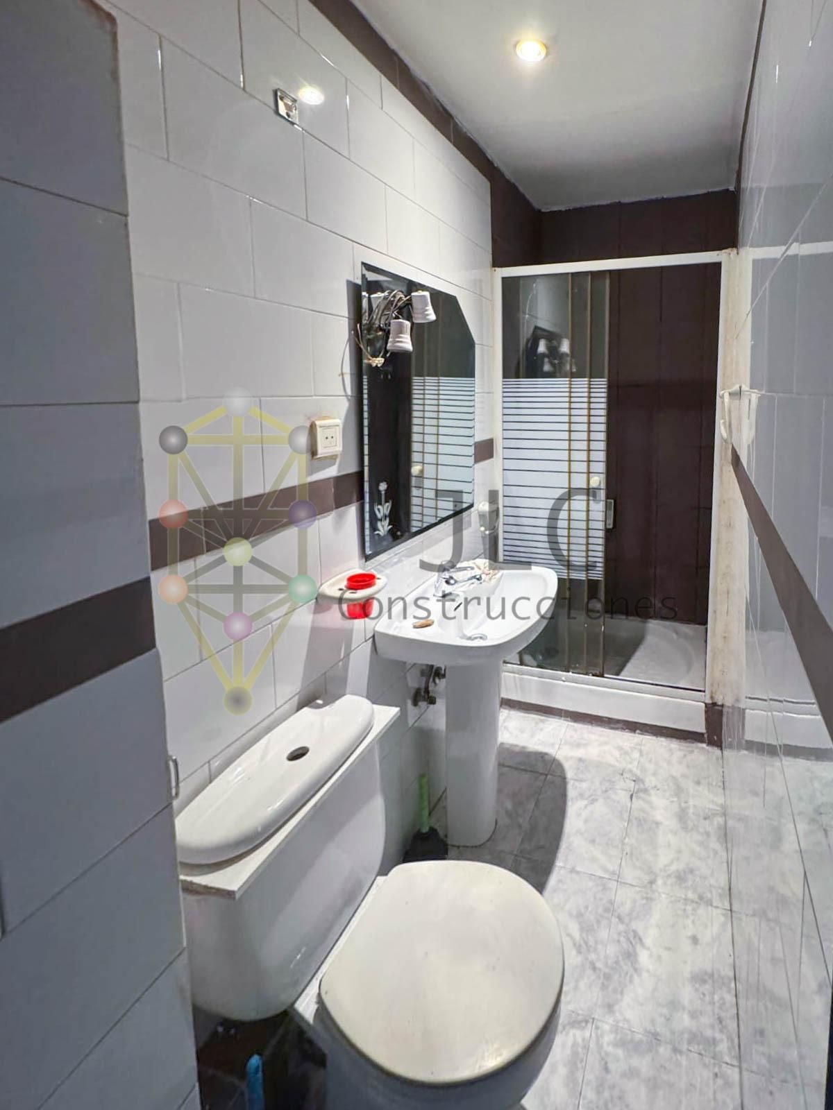 Bathroom of Flat for sale in Algete  with Terrace