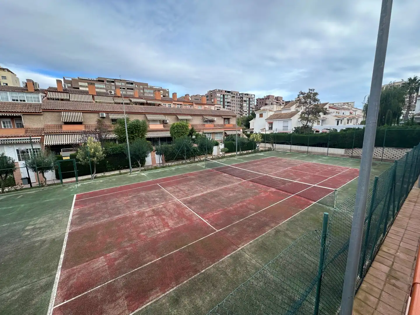 Aparcament de Casa adosada en venda en Alicante / Alacant amb Aire condicionat, Calefacció i Jardí privat