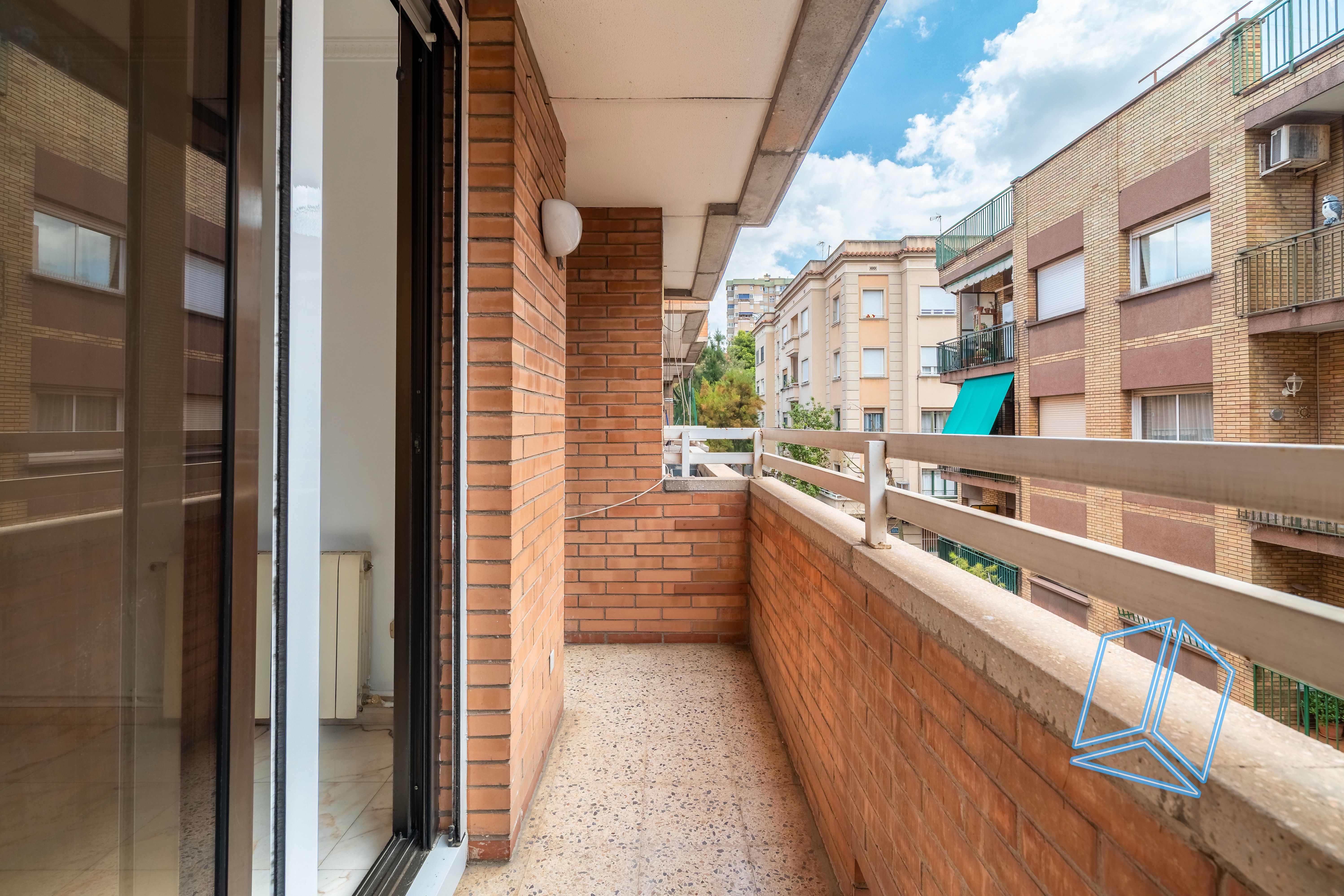 Terrassa de Pis en venda en Cornellà de Llobregat amb Calefacció i Balcó