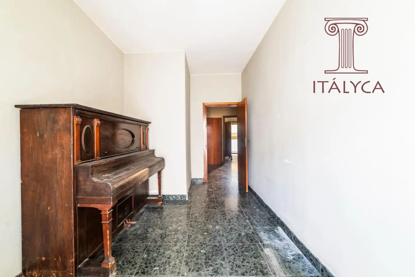 Piso en venta en Sevilla con Terraza y Trastero