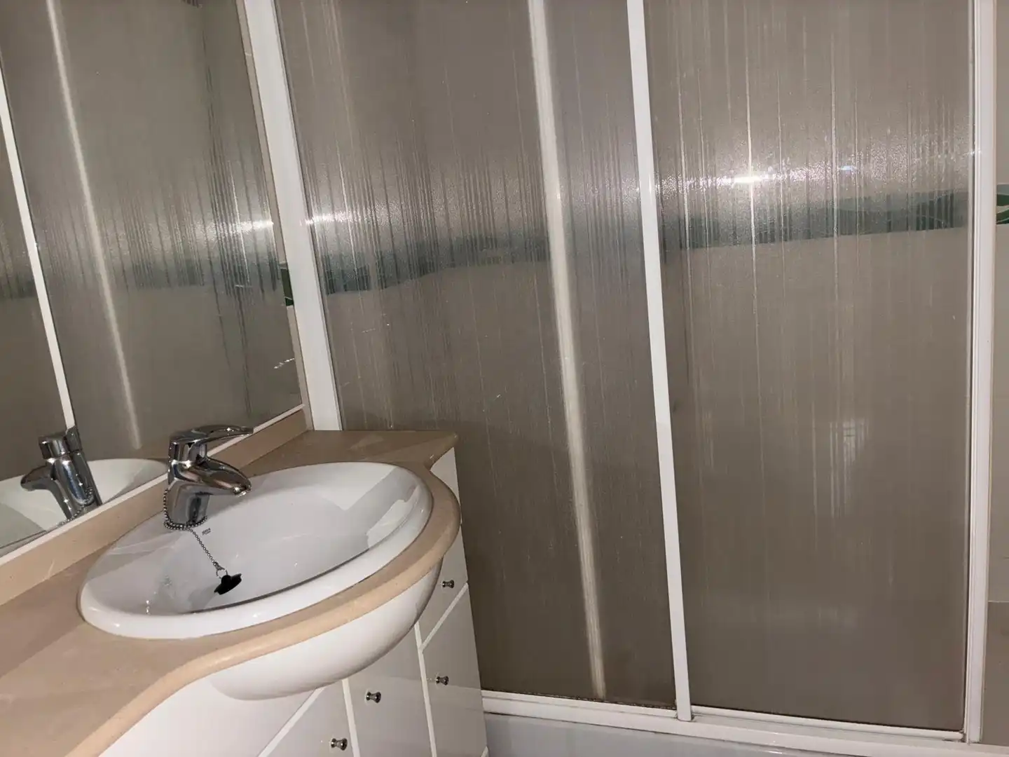 Bany de Casa o xalet en venda en Alicante / Alacant amb Aire condicionat, Terrassa i Piscina comunitària