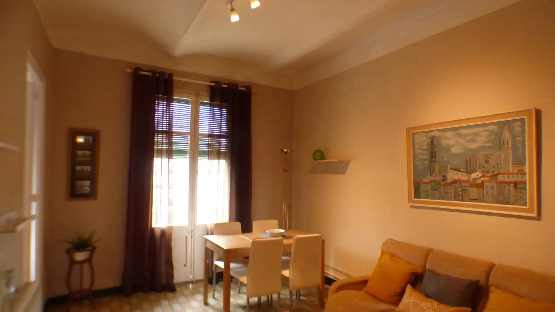 Sala d'estar de Pis de lloguer en Girona Capital amb Calefacció, Moblat i Forn