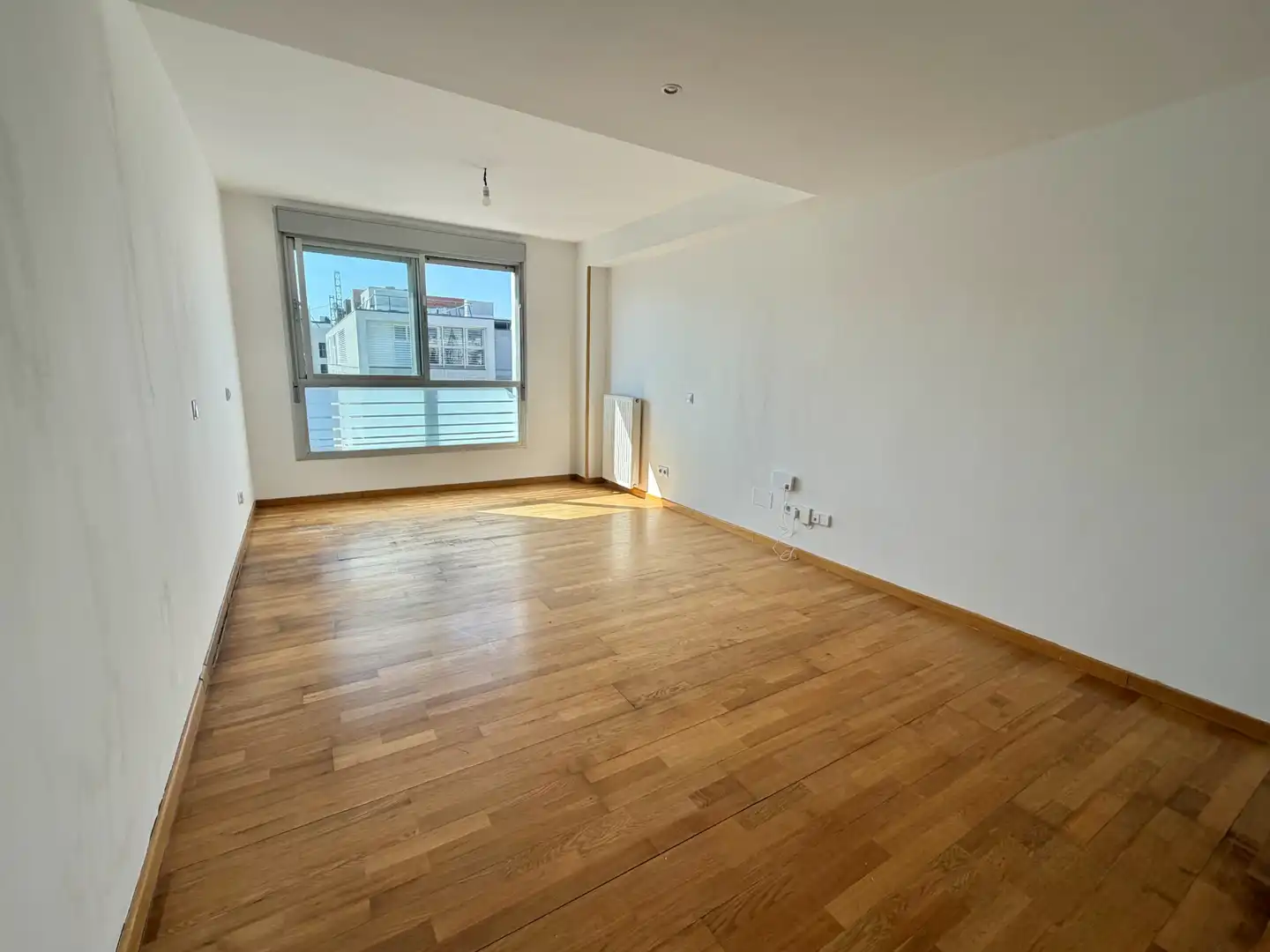 Habitación de Piso en venta en Madrid con Calefacción y Trastero