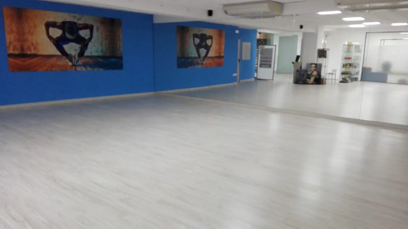 Business premises for sale in Avenida Primero de Mayo 1, imagen 7