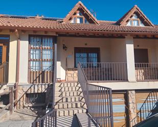 Exterior view of House or chalet for sale in Navarredonda de Gredos  with Heating and Private garden