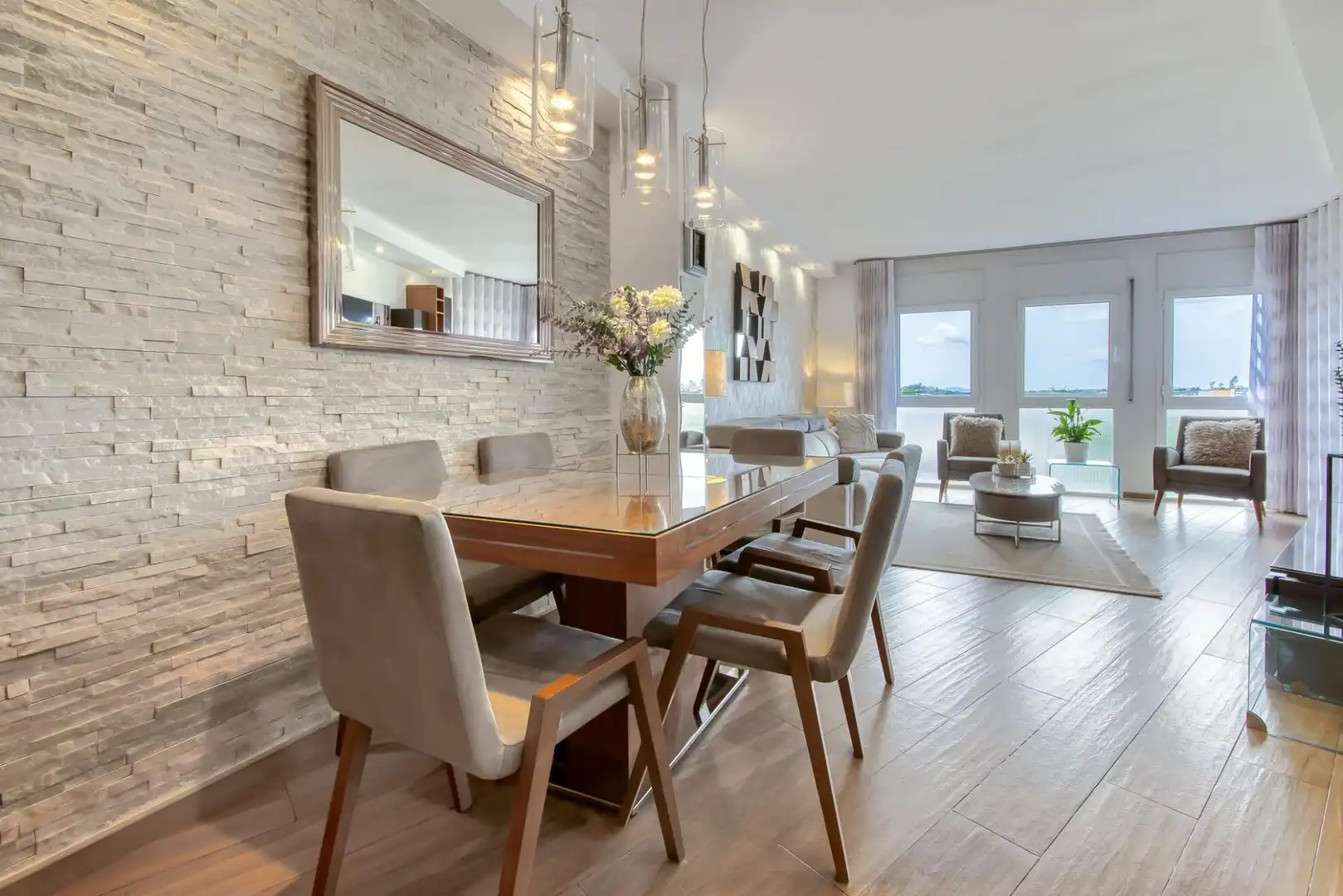 Dining room of Flat for sale in Figueres  with Terrace, Oven and Microwave
