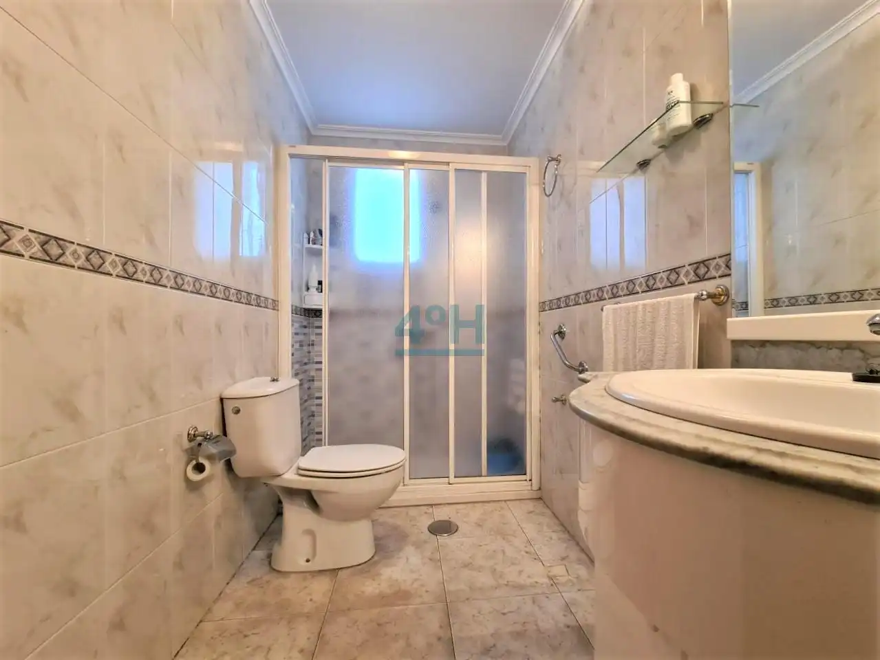Bany de Casa o xalet en venda en Ourense Capital  amb Calefacció, Jardí privat i Terrassa
