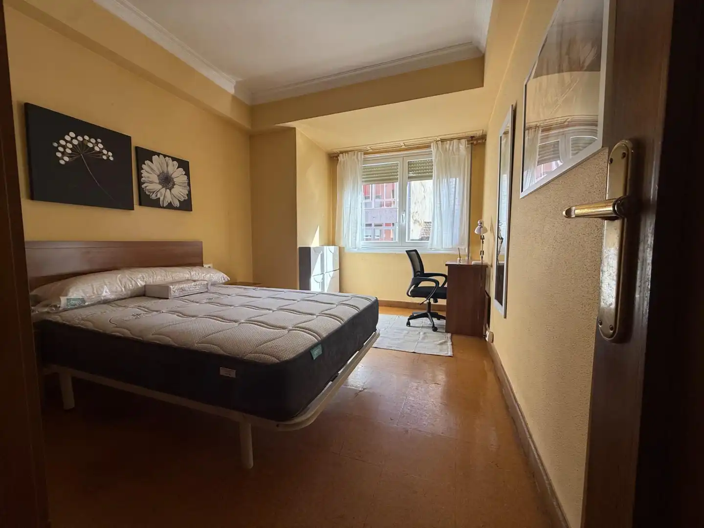 Flat with terrace to rent in Avenida HABANA, imagen 9