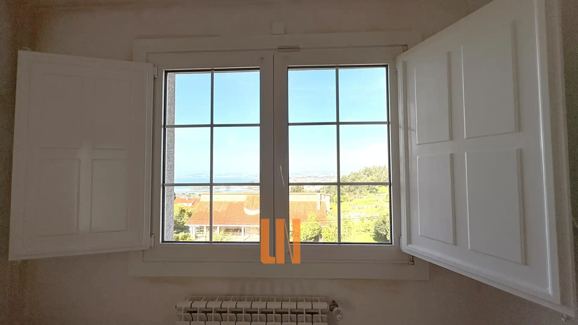 Terrassa de Casa o xalet en venda en A Coruña Capital  amb Calefacció, Parquet i Terrassa