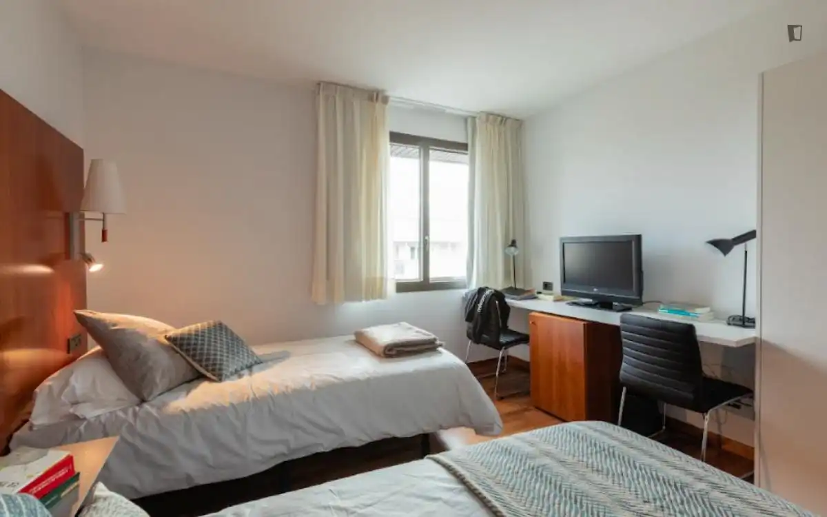 Bedroom of Flat for share in  Pamplona / Iruña  with Air Conditioner, Heating and Furnished