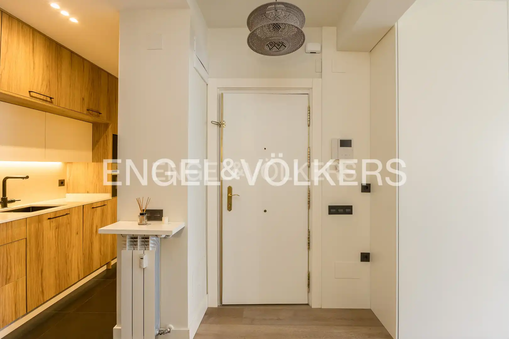 Flat for rent in Madrid  with Air Conditioner, Heating and Storage room