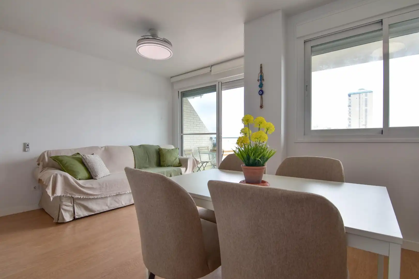 Sala d'estar de Apartament de lloguer en El Puig de Santa Maria amb Aire condicionat, Calefacció i Terrassa