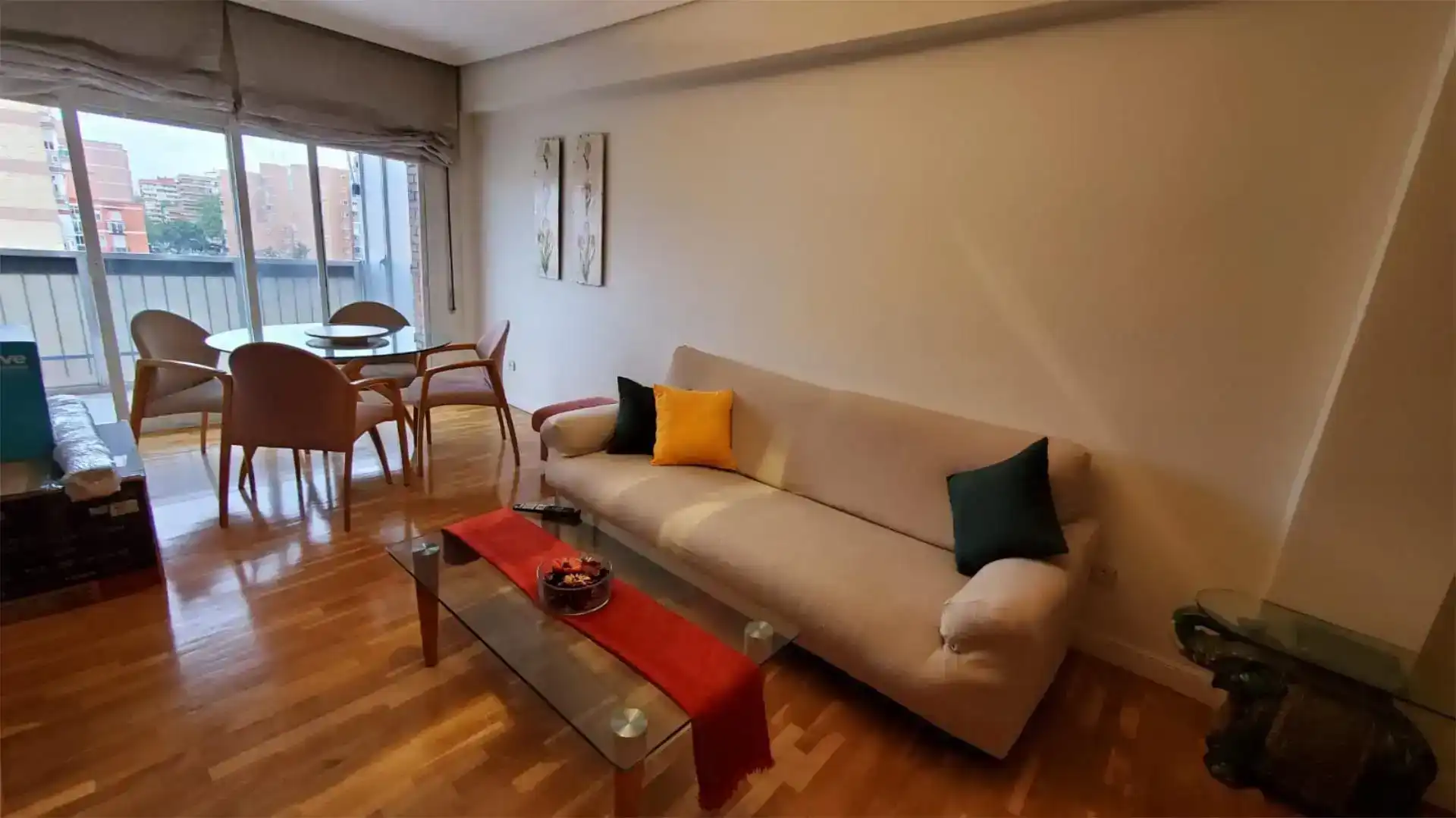 Living room of Flat for rent in Leganés  with Air Conditioner, Parquet flooring and Furnished