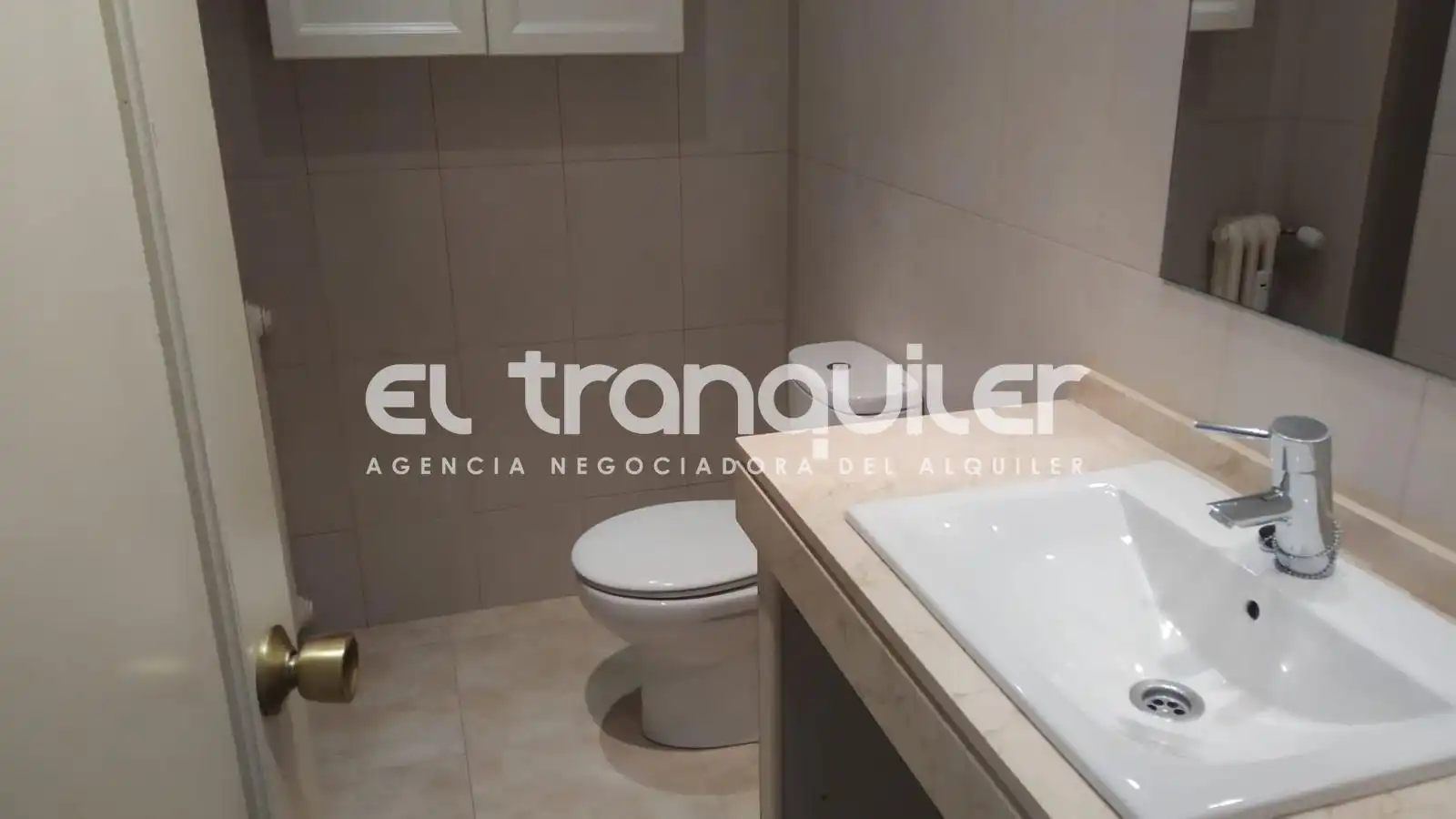 Bathroom of Flat for sale in Madrid  with Parquet flooring and Terrace