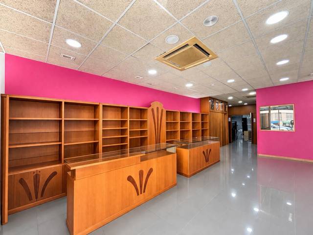 Local comercial en Alquiler en  ALFONS EL MAGNANIM en Bons Aires