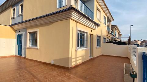 Foto 2 de Casa adosada en venta en Calle Helsinki, 34, Roda, San Javier