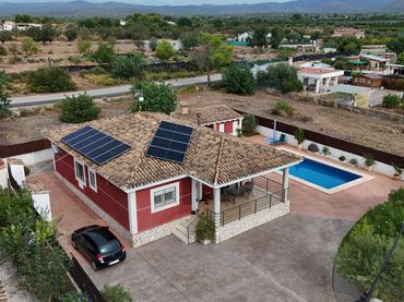 Detached house with pool for sale in Marines
