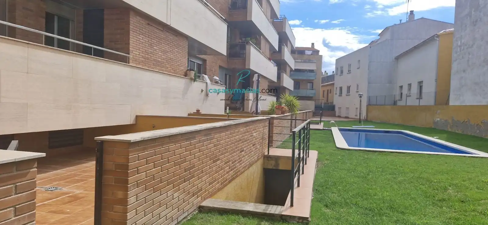 Außenansicht von Wohnungen zur Miete in Sant Quintí de Mediona mit Heizung, Privatgarten und Terrasse
