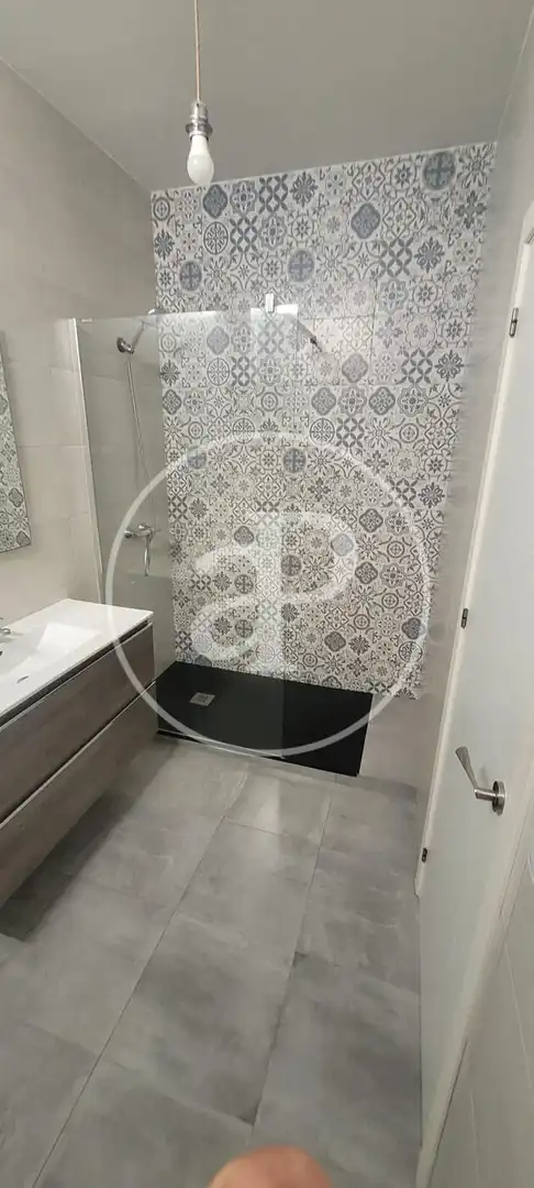 Badezimmer von Wohnung zur Miete in Valencia mit Klimaanlage, Möbliert und Balkon