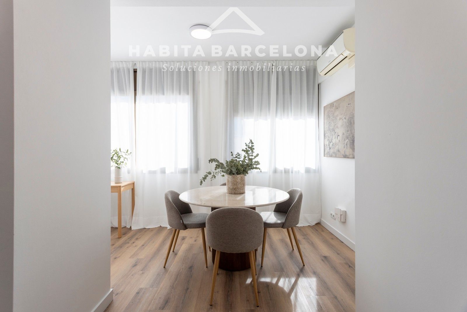 Menjador de Pis de lloguer en  Barcelona Capital amb Aire condicionat, Calefacció i Parquet