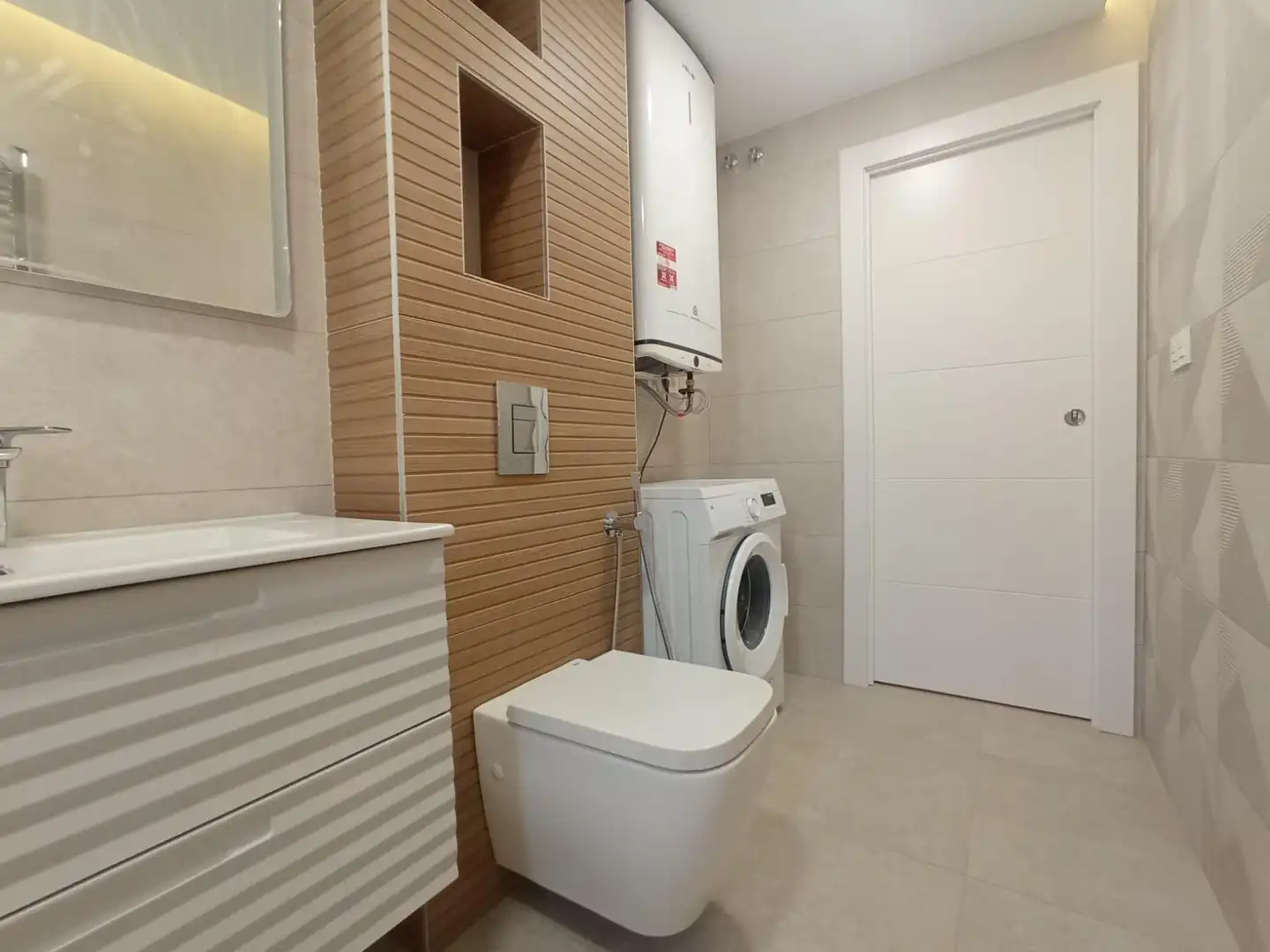 Bany de Apartament de lloguer en Granada amb Aire condicionat, Piscina i Piscina comunitària
