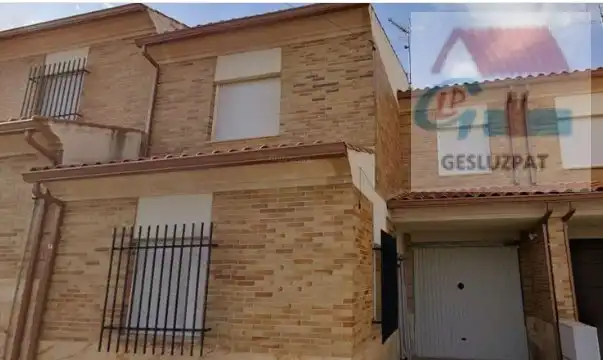 Terraced house with garden for sale in Cabezamesada