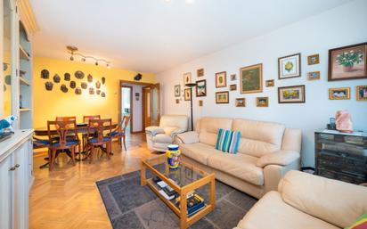 Living room of Flat for sale in  Madrid Capital