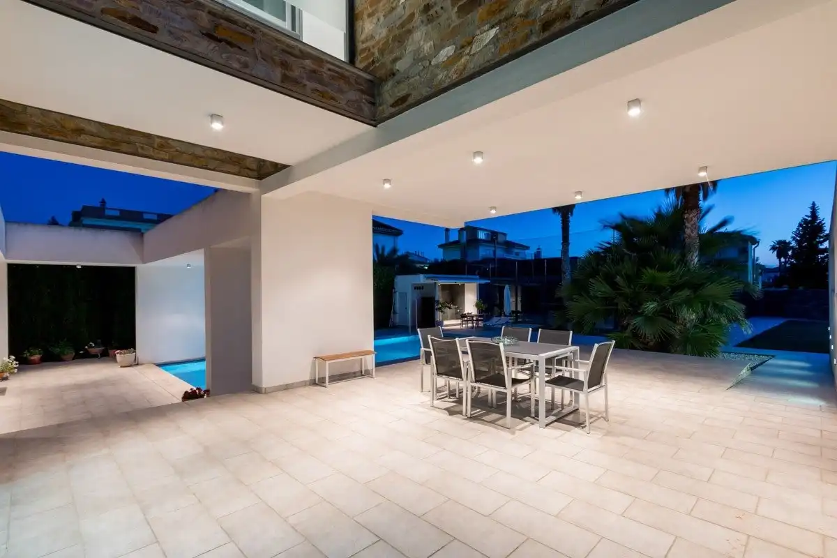 Chalet con piscina en venta en Calle Abeto 8, imagen 30