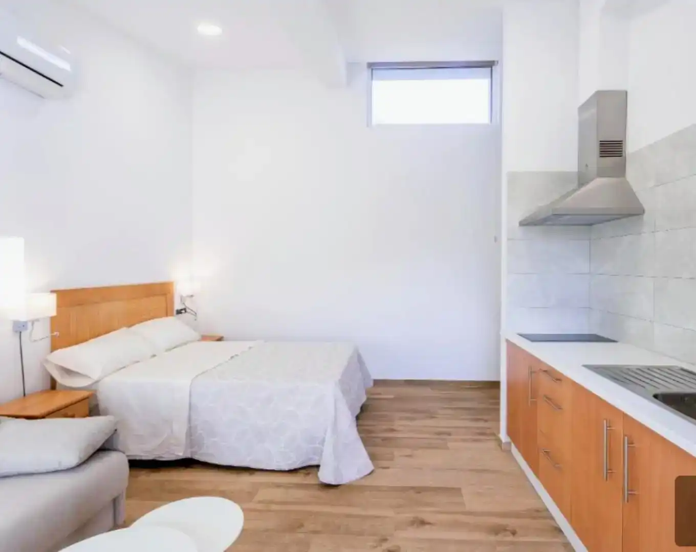 Dormitori de Apartament de lloguer en Boqueixón amb Aire condicionat, Parquet i Moblat