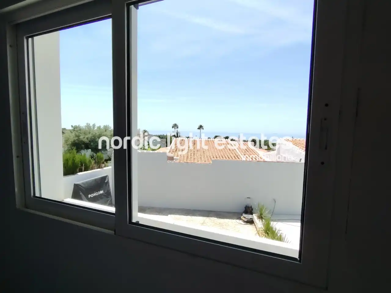 Vista exterior de Casa o chalet en venta en Nerja con Terraza y Piscina