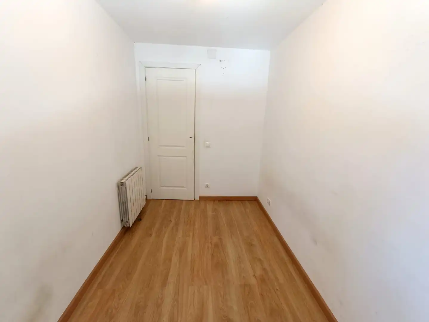Schlafzimmer von Erdgeschoss zum Verkauf in Badalona mit Heizung, Parkett und Balkon