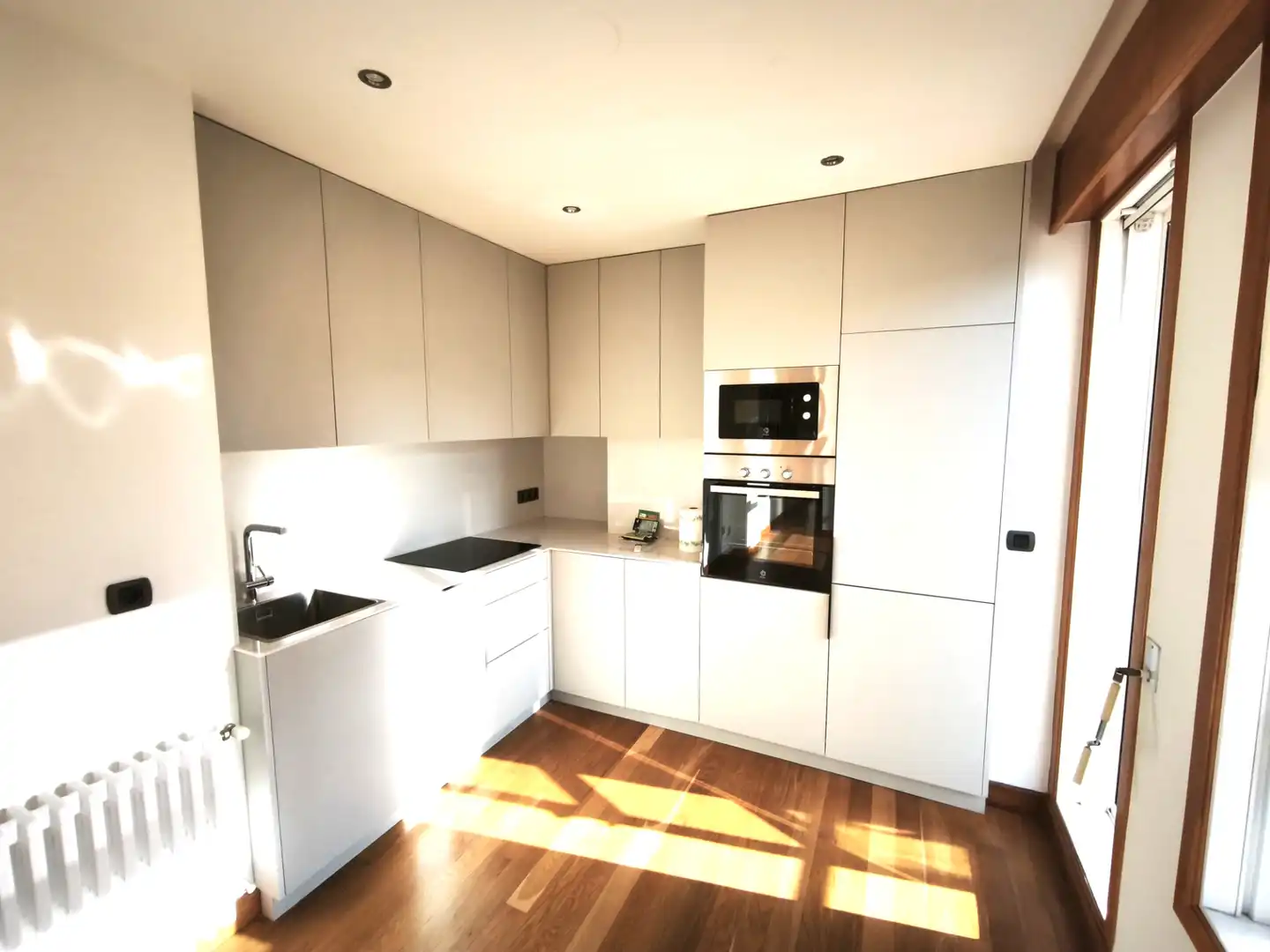 Cocina de Piso de alquiler en Vigo  con Terraza, Trastero y Amueblado