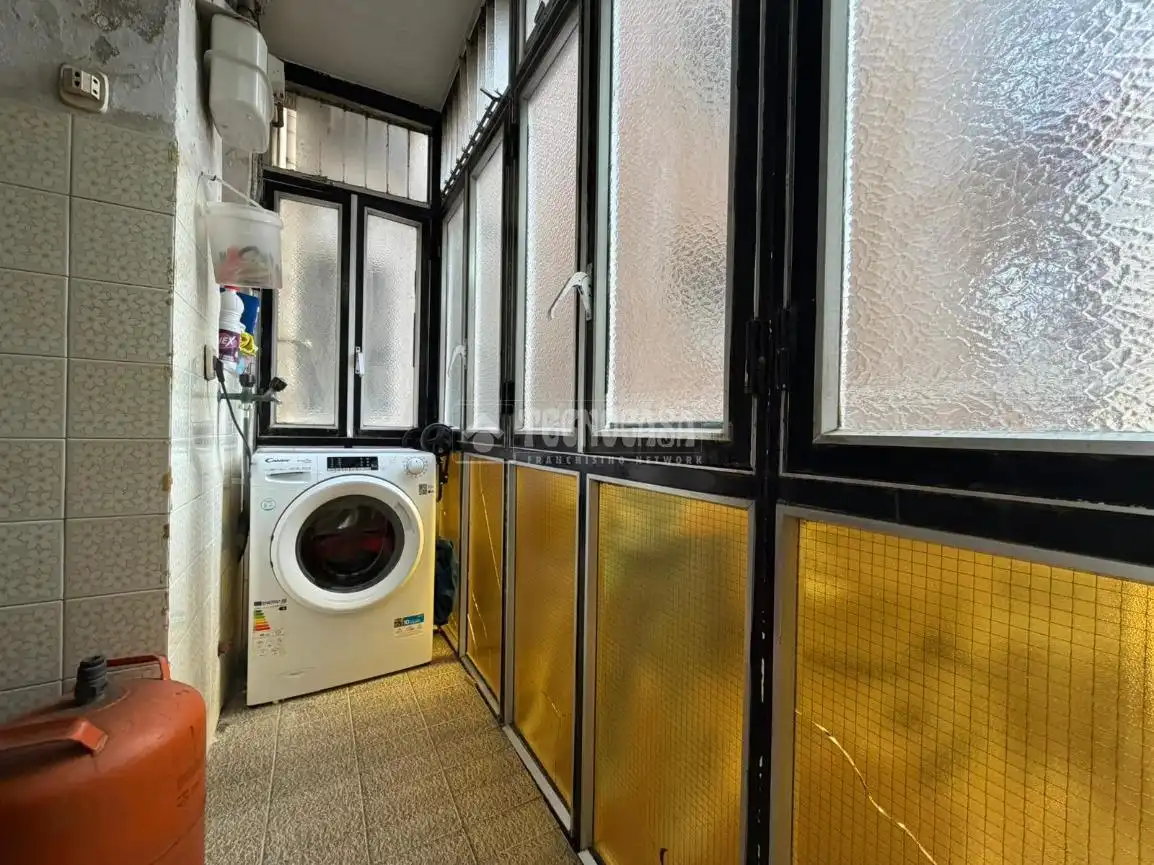Vista exterior de Piso en venta en Barcelona con Calefacción y Balcón