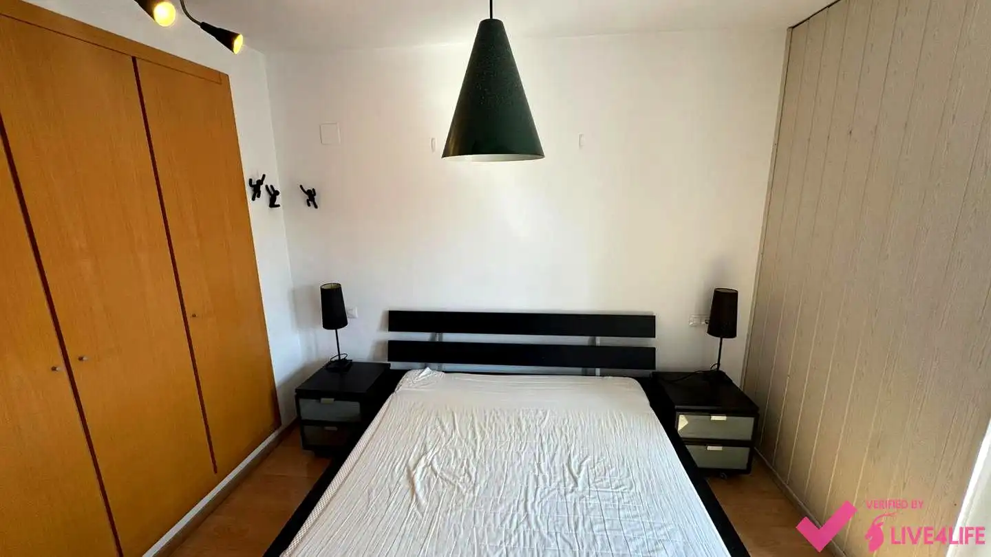 Schlafzimmer von Wohnung zur Miete in Valencia mit Klimaanlage, Heizung und Möbliert