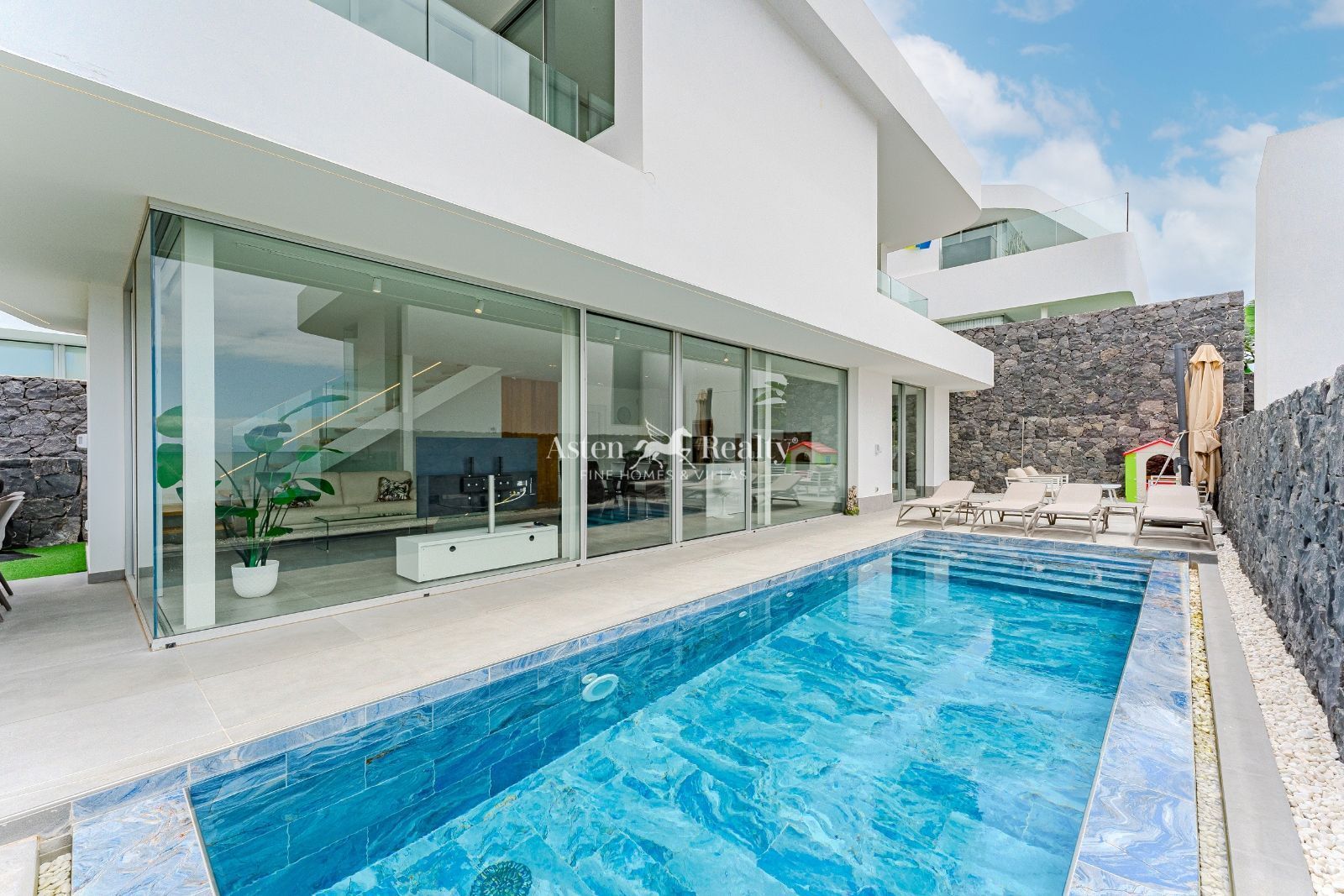 Swimming pool of Houses for sale in Adeje  with Air Conditioner, Heating and Private garden