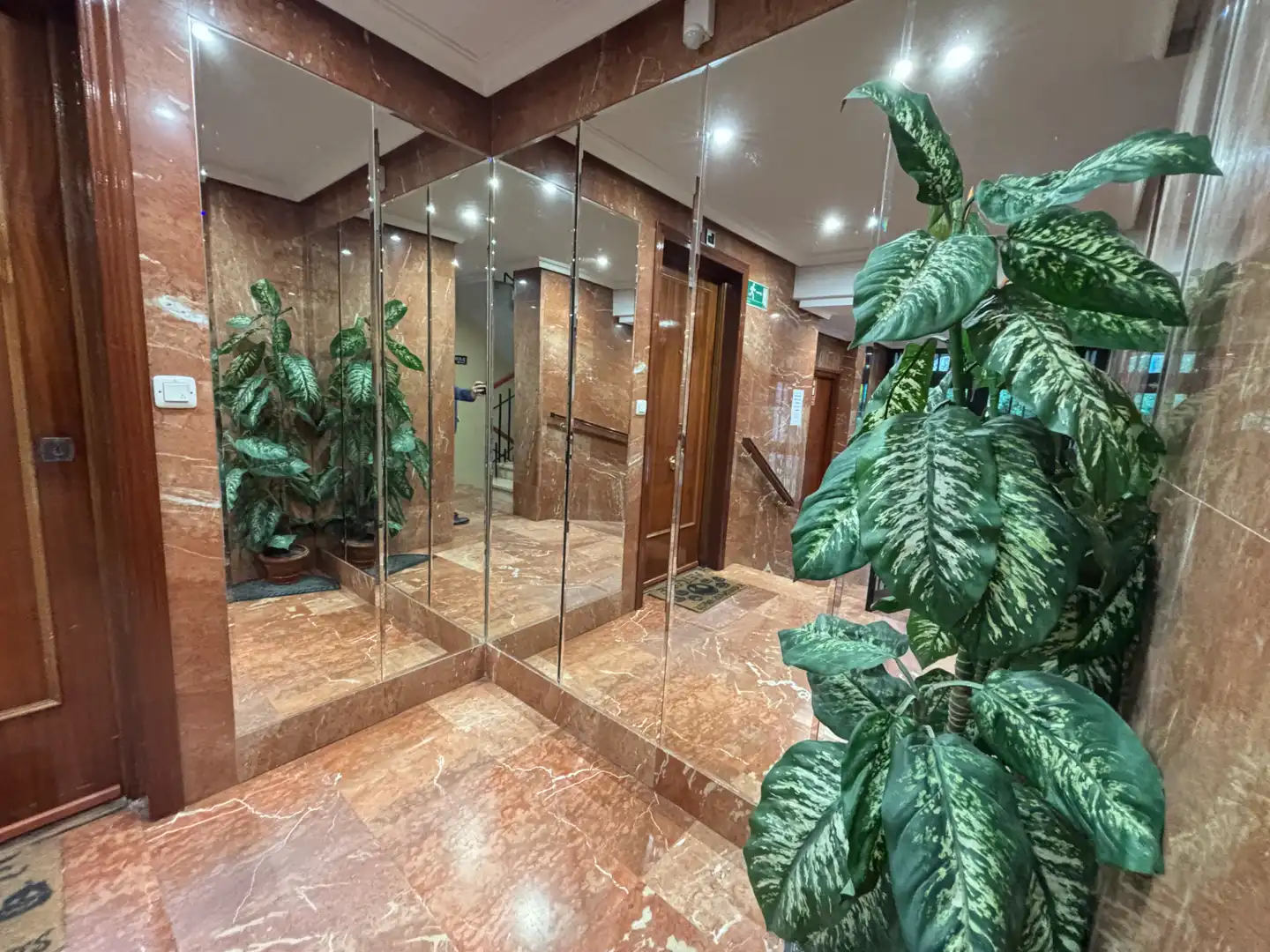 Wohnung zum Verkauf in Madrid mit Heizung, Privatgarten und Terrasse