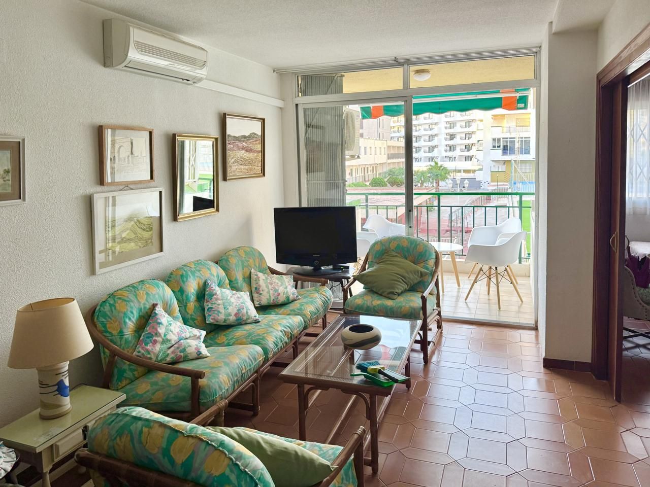 Living room of Flat for sale in Peñíscola / Peníscola  with Air Conditioner, Terrace and Furnished