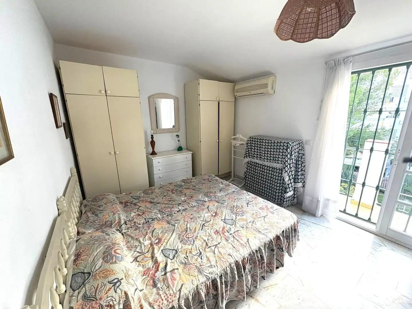 Dormitori de Casa adosada en venda en Fuengirola amb Aire condicionat, Jardí privat i Terrassa