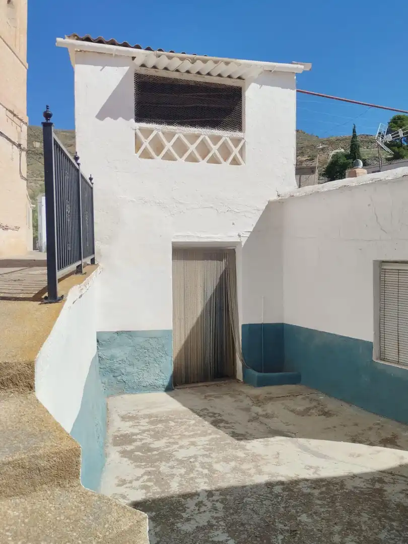 Casa rústica amb terrassa en venda a Calle CEMENTERIO, imagen 5