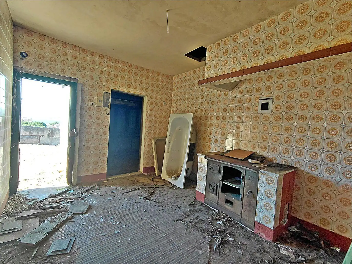 Cuina de Casa o xalet en venda en Vilagarcía de Arousa amb Jardí privat