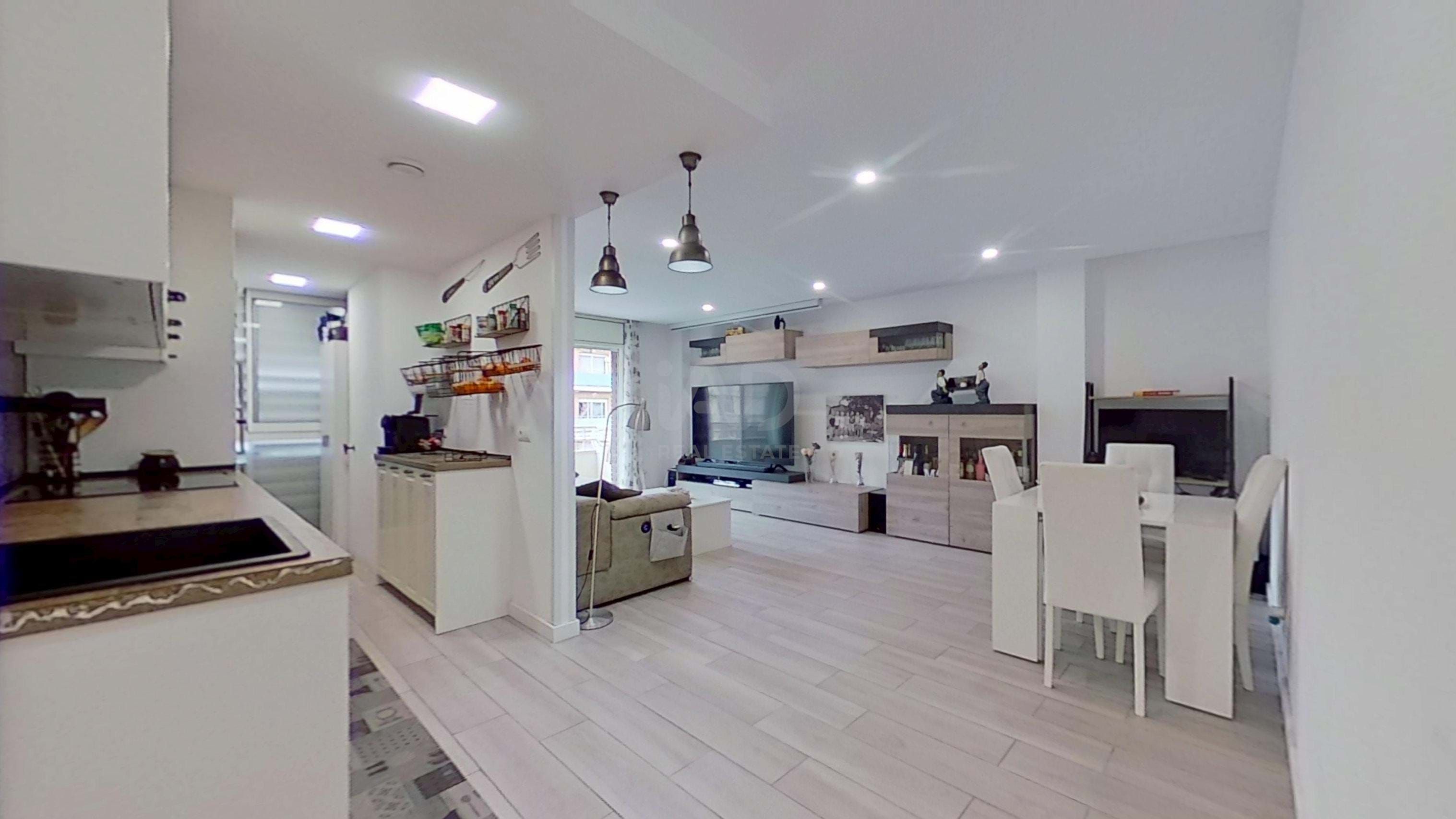 Kitchen of Flat for sale in Vilanova i la Geltrú  with Air Conditioner and Heating